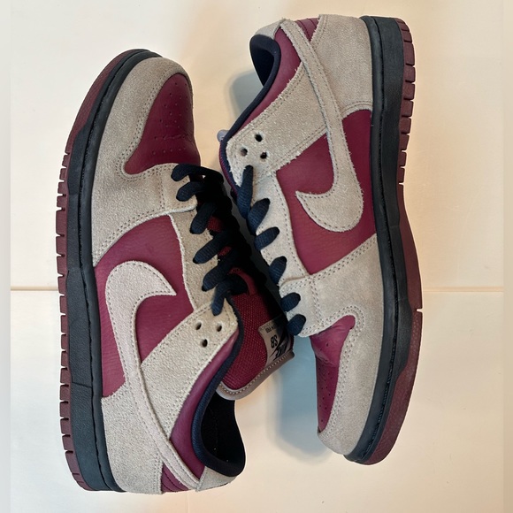 🔥Nike SB Dunk Low Atmosphere Grey True Berry Size 8.5 - Picture 7 of 16